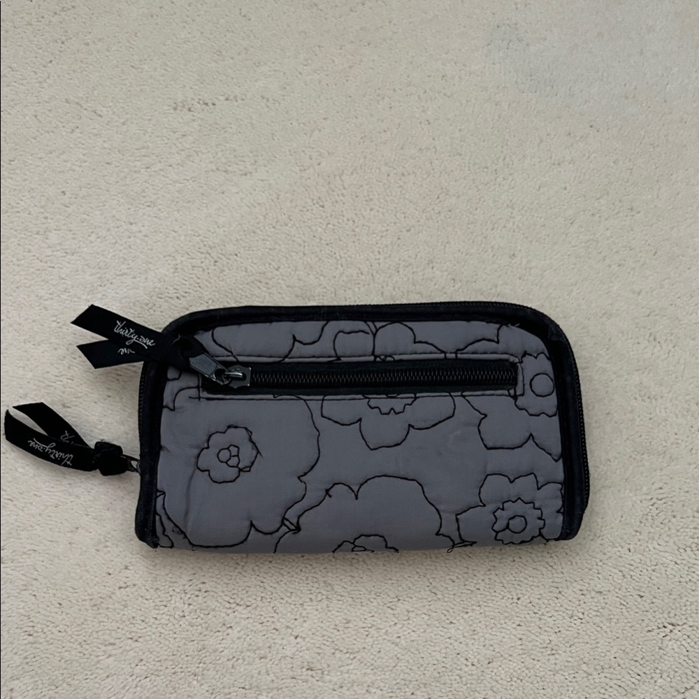 Thirty-One Gray Zip Round Poppy Wallet